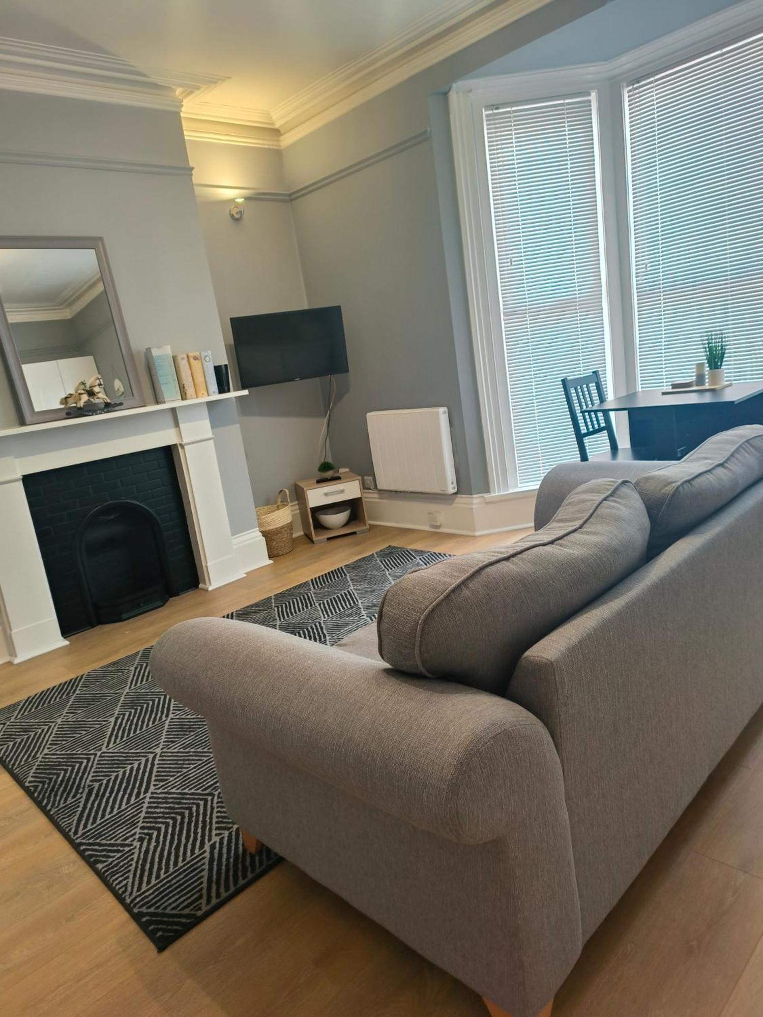 Southsea Historic Gem - Elegant Apartments Portsmouth Bilik gambar